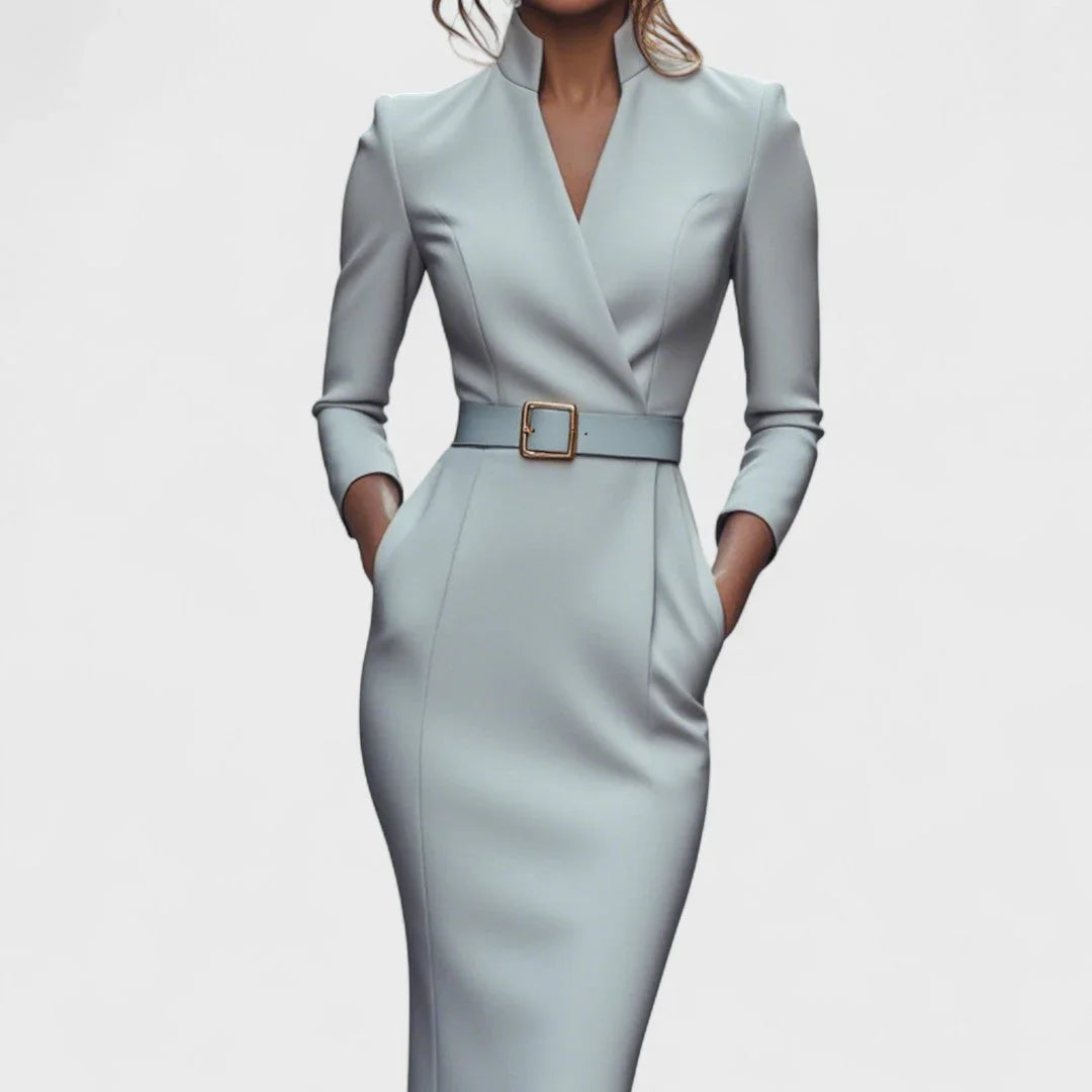 Noelia | Elegante vestido con cinturón y cuello alto