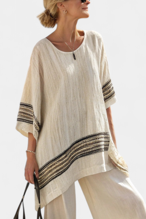 Mariella — Top elegante de lino con rayas negras y pantalones fluidos