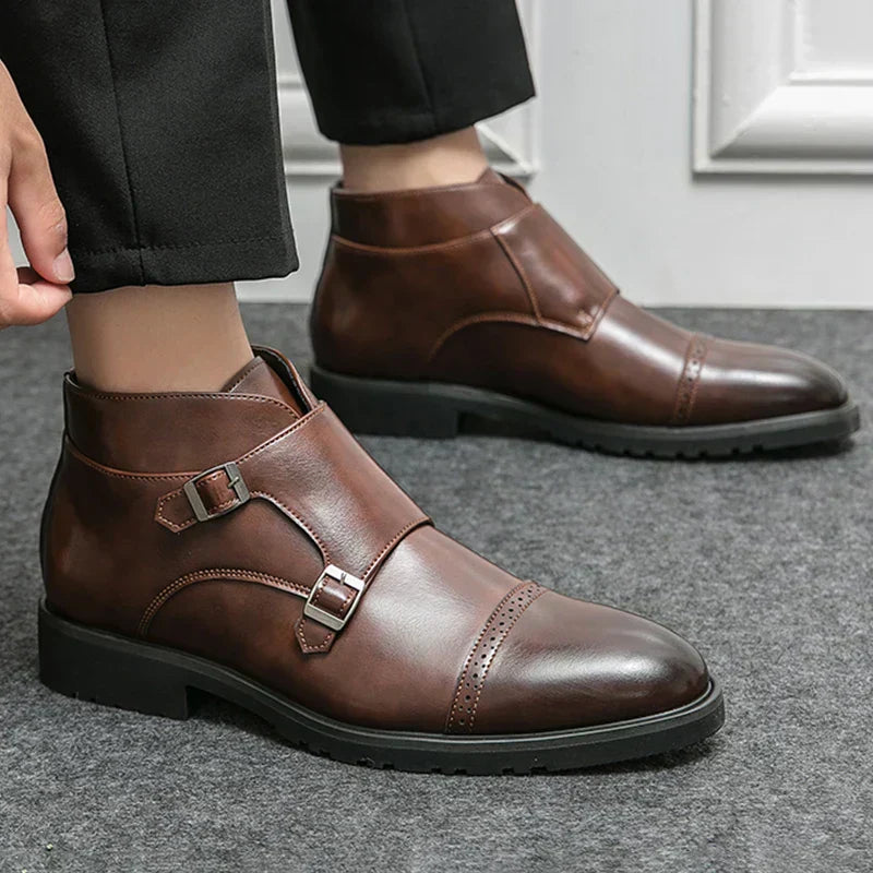Parker | Botas de doble hebilla de cuero sintético